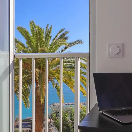 Appartement Vue Unique Luxueux, Parking *