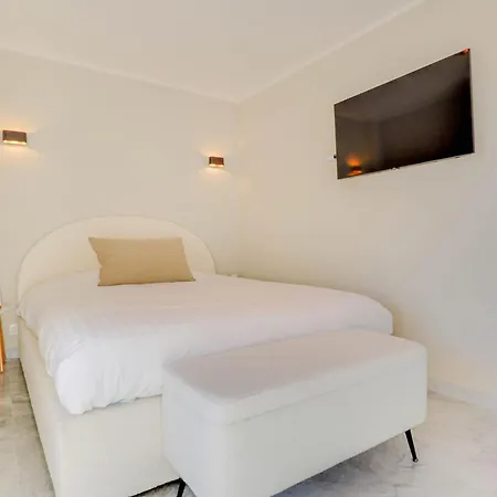 Vue Unique Luxueux, Parking