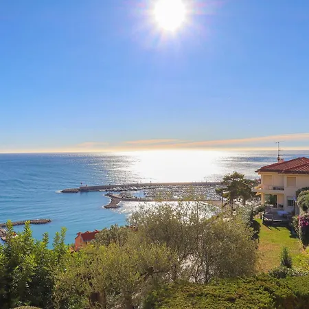 Vue Unique Luxueux, Parking