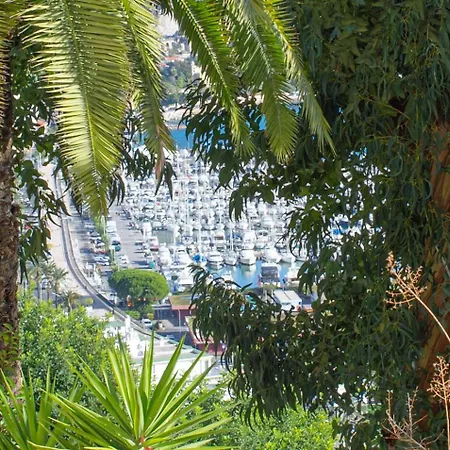 Vue Unique Luxueux, Parking Menton