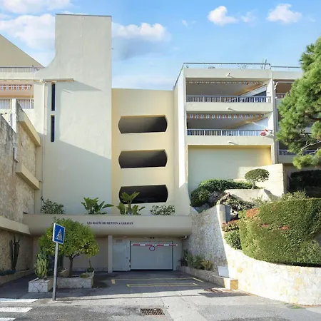 Vue Unique Luxueux, Parking