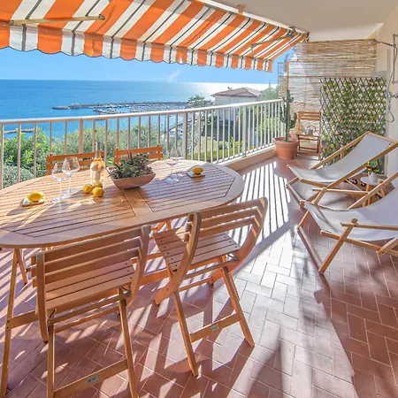 Апартаменты 