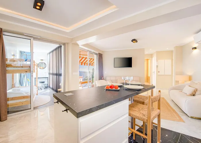 Vue Unique Luxueux, Parking Appartement Menton